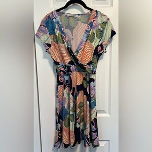 Women's Chetta B Faux Wrap V Neck Short Sleeved Tropical Pattern Dress